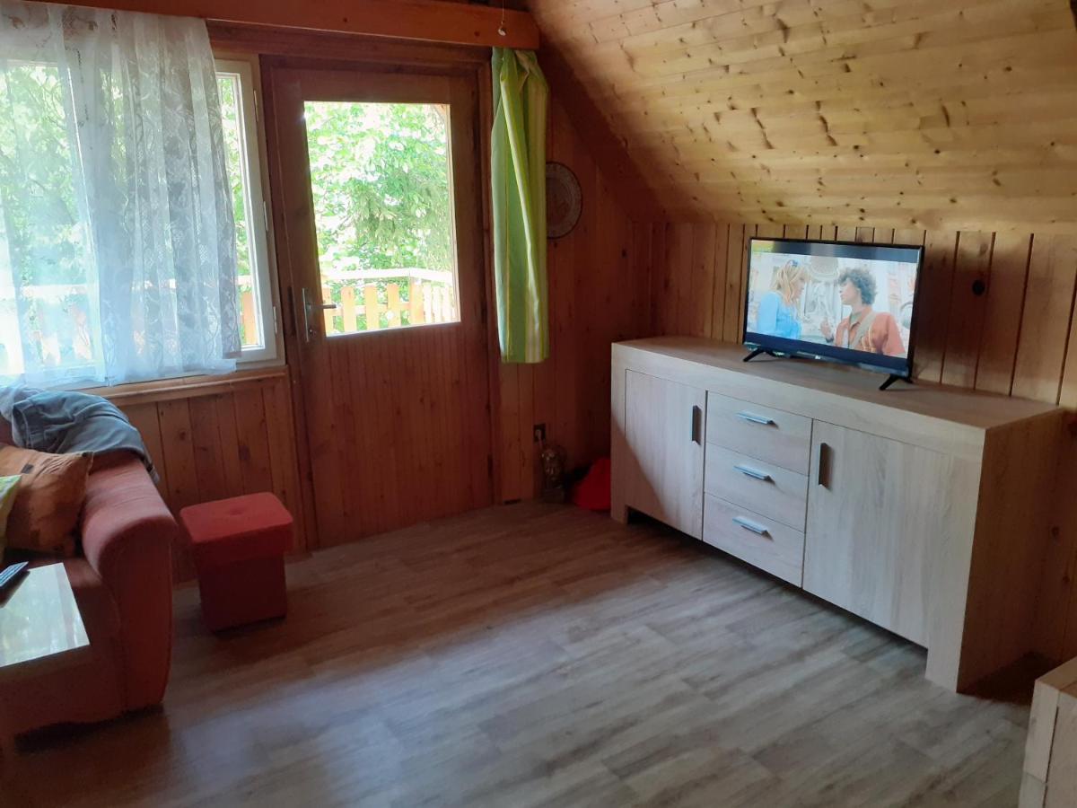 Chata V Moravskeho Krasu Jedovnice Exteriör bild